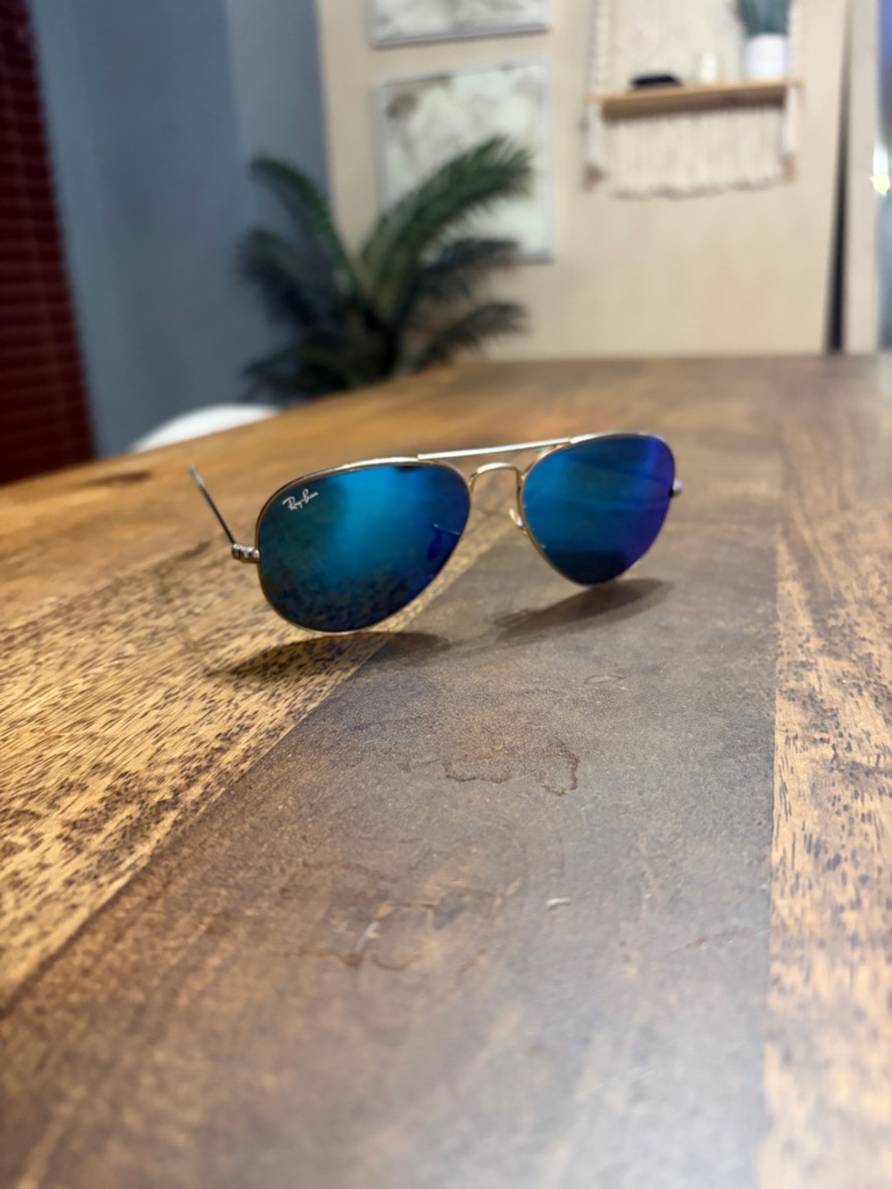 Ray-Ban Aviator RB3025 55mm Sunglasses with silver frame - Picture 5 of 8